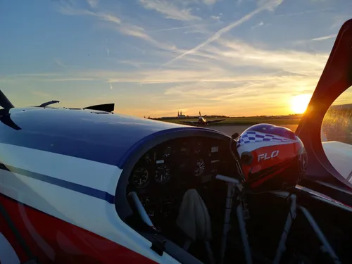 Installez-vous dans un Alphajet de la Patrouille de France