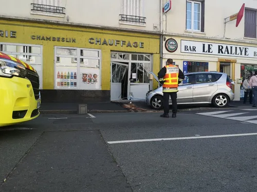 Accident rue de la République à Châteaudun