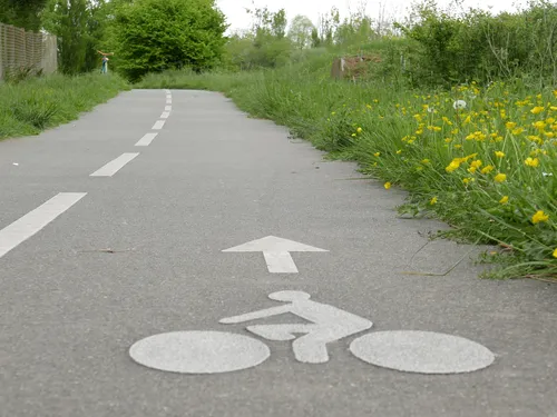 La départementale rendue aux vélos et aux piétons
