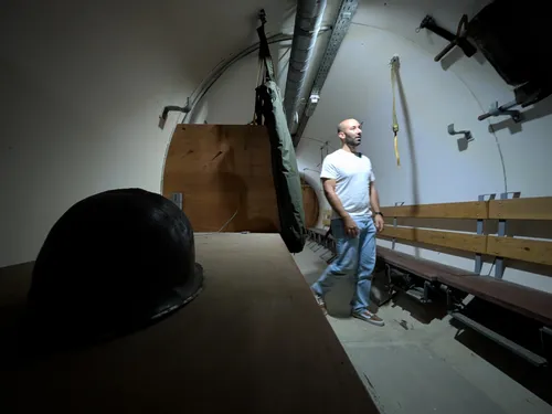 🔊 Immersion dans l'abri antiatomique de Châteaudun, ce bunker...