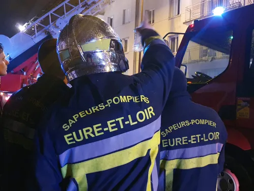 🔊 Dix véhicules et cinq habitations en feu à Brou