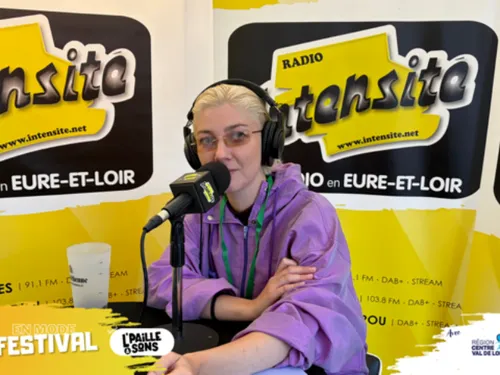 Romane Santarelli, à la frontière de la techno et du spectacle...