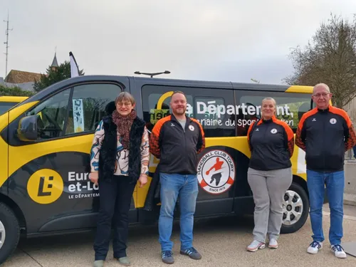 🔊 Des minibus offerts à dix clubs de sport « pour soulager nos...