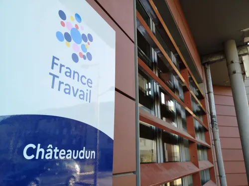 🔊 Près de 10% de hausse du chômage en un an