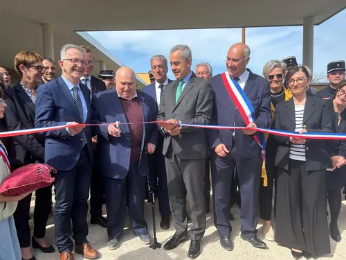 🔊Vendredi le groupe scolaire Claude Terouinard était inauguré à...