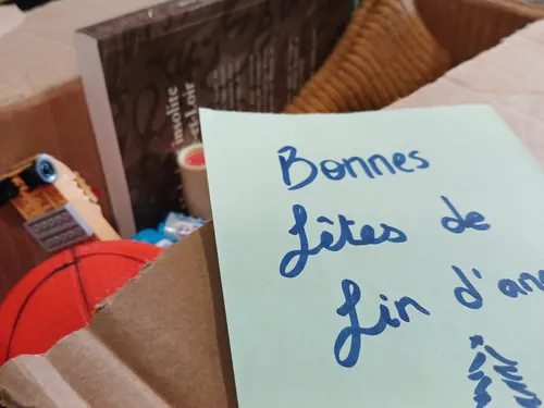 Offrez une boîte de noël grâce à Reconstruire Ensemble 