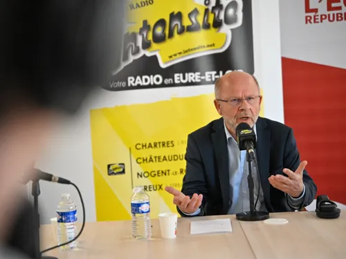 Jean-Pierre Gorges se retire de la course à la présidence de...