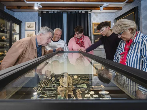 Le « cabinet des curiosités » du musée Farcot de Sainville