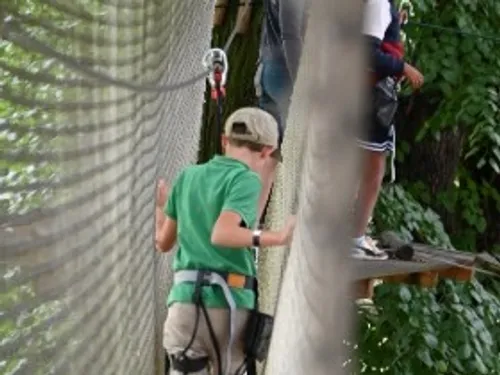 CHARTRES - AccroCamp - parc d'accrobranche