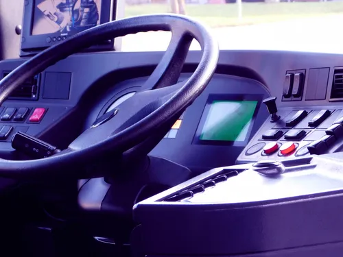 Découvrez le métier de conducteur de car qui recrute 