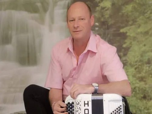 MAROLLES-LES-BRAULTS (72) - Thé dansant avec Bruno Leblanc