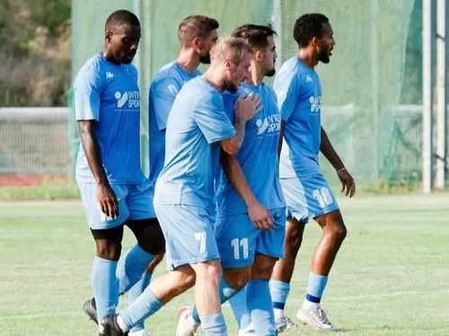 FOOTBALL - Chartres bat Dreux 4 à 0