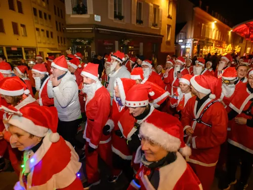 CHARTRES - Footing des Pères Noël