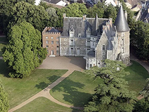 COURTALAIN - Visite du château