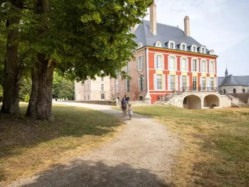 MEUNG-SUR-LOIRE (45) - Un château tout feu tout flamme : le...
