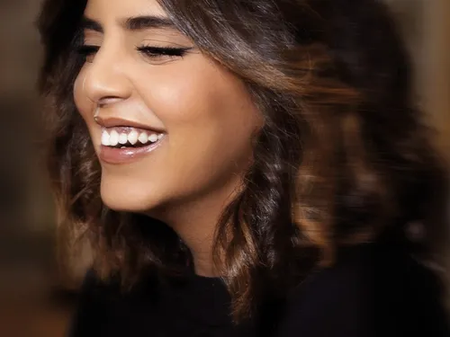 Dernière minute : Le show d'Inès Reg reportée en 2026 !