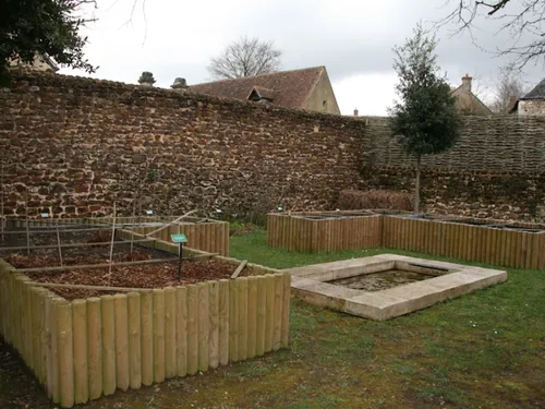 LA PERRIÈRE (61) - Chantier participatif : jardin botanique