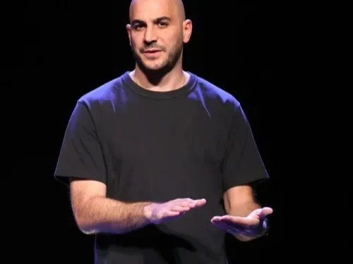 L'AIGLE (61) - Humour : Mehdi Djaadi