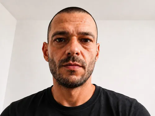 🔊 À Brou, Fredpsycho transforme son parcours et ses épreuves en...