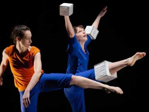 PUSSAY (91) - Danse : Petit cube