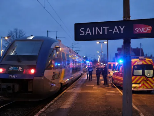 LOIRET – Un train percute une personne sur la voie à Saint-Ay