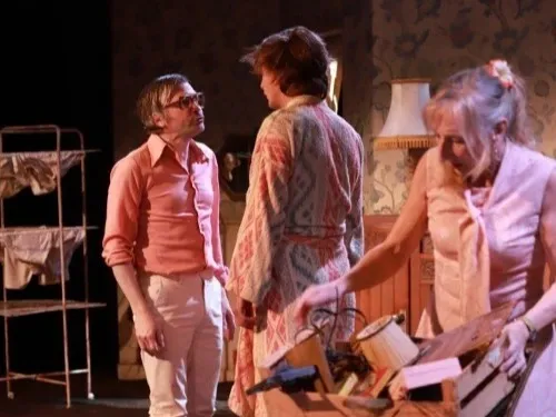 SARAN (45) - Théâtre : Pensez à fermer les volets