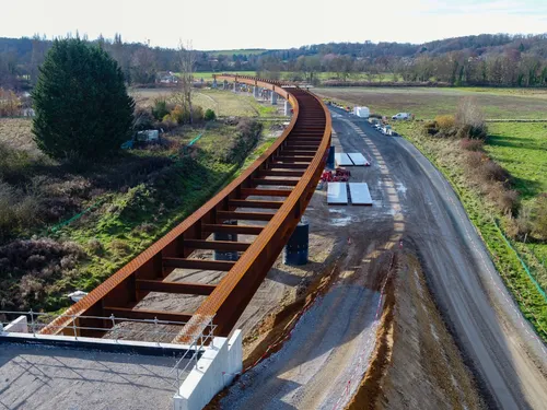 Le ruisseau du Coulis franchit par le viaduc de la Vallée de l’Eure