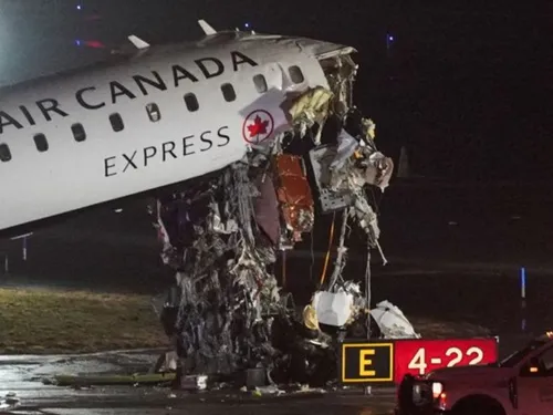 Accident terrible, à LaGuardia à New-York