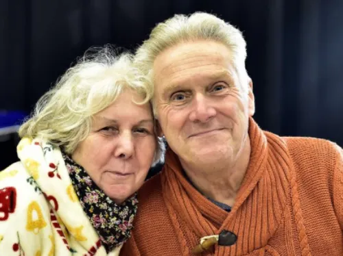 Mort d'un couple de septuagénaires : leur petit fille mise en...