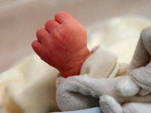 Une femme est décédée après avoir accouché à domicile 