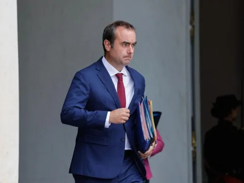 Le 1er ministre envisage de faire payer les auteurs des...
