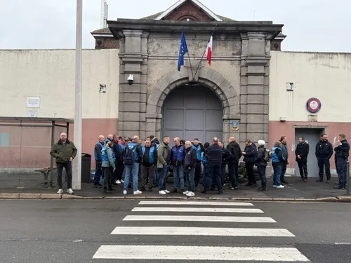 La mobilisation des surveillants de la maison d'arrêt de Béthune 