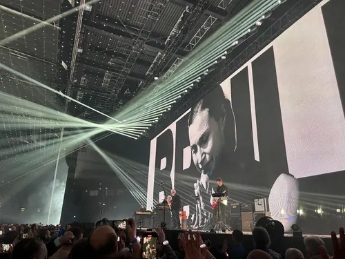 Indochine en concert à Amnéville : des fans venus de toute la...