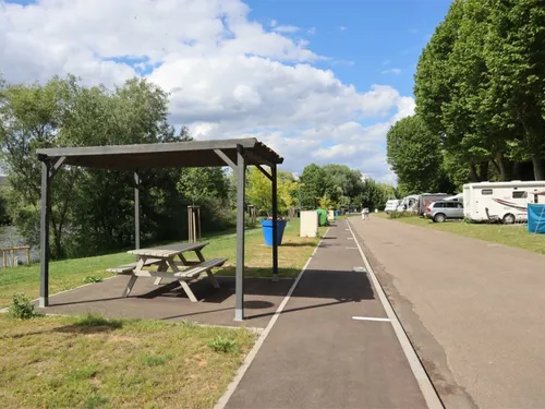 Au camping municipal de Metz, le temps est à l’optimisme