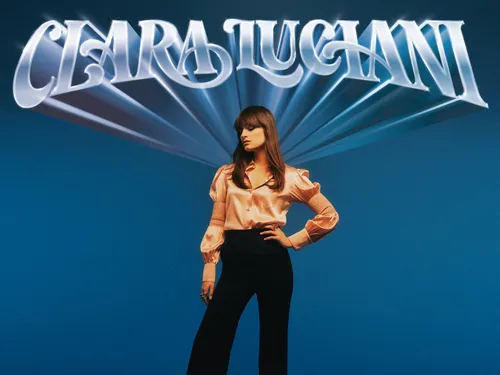 Cette semaine gagnez votre pack Clara Luciani dans D!RECT MATIN