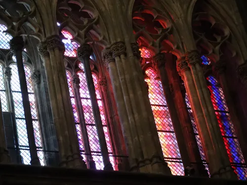 Les vitraux de l’artiste Kimsooja apportent de nouvelles couleurs à...