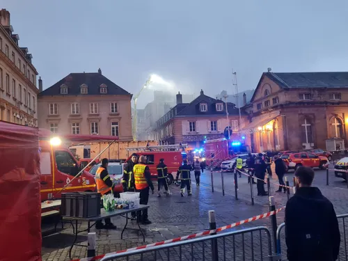UN TERRIBLE FEU AU CENTRE-VILLE DE METZ