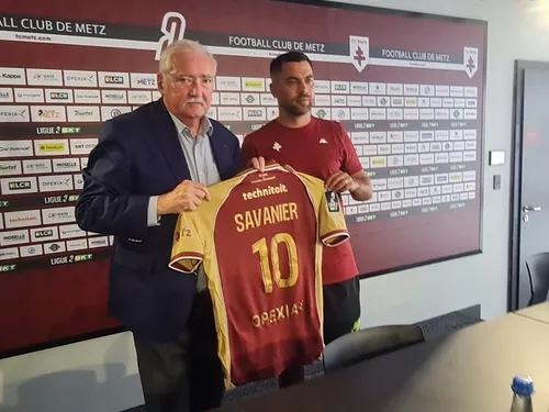 Téji Savanier rejoint le FC Metz : une nouvelle aventure en Grenat