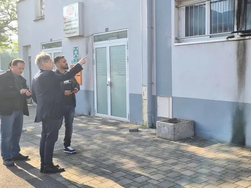 Metz. Trois bouteilles incendiaires retrouvées cette nuit contre...