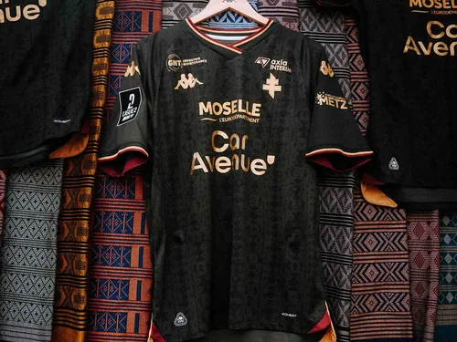 Football : le FC Metz dévoile son maillot third 