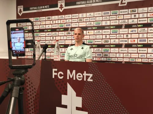 FC Metz : Gauthier Hein reçoit le trophée UNFP du mois de février
