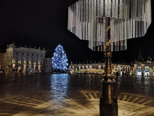 Nancy : Quand s’illuminera le sapin de la place Stanislas ? 