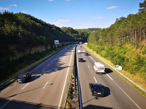 Info trafic : un camion couché et plusieurs kilomètres de bouchon...
