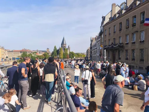Visite du Pape à Metz : retour en images sur une journée pas comme...