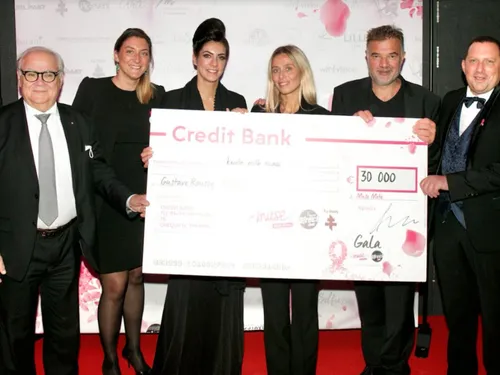 Pari gagné avec un chèque de 30 000 euros remis à la fondation...