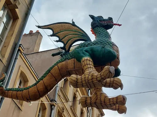 Metz : le Graoully s'envole de nouveau rue Taison