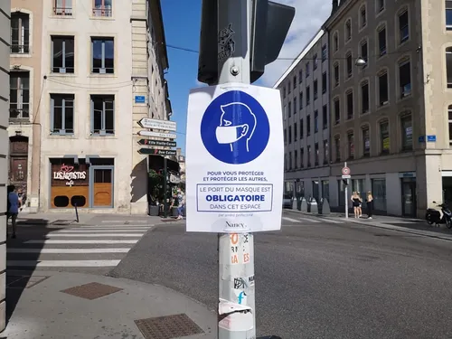 Covid-19 : fin de l’obligation du port du masque en extérieur dès...