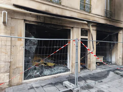 Nancy : un incendie et plusieurs personnes évacuées rue Saint-Nicolas