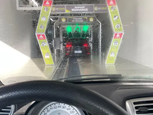 Quand la voiture de D!RECT FM passe par XL Car Wash