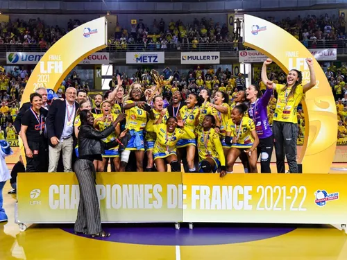 Championne de France, les dragonnes de Metz Handball sont loin...